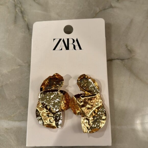 Zara Hammered Gold Leaf Earrings✨✨ with gift box - Picture 5 of 5